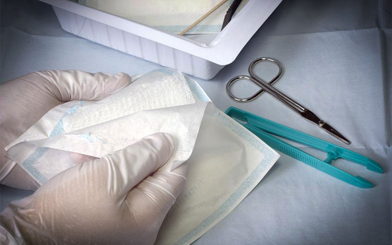 What-is-Hemostatic-Dressing-What-is-Hemostatic-Dressing-and-Why-is-It-Important پانسمان هموستاتیک چیست و پانسمان هموستاتیک قابل جذب و عملکرد پانسمان هموستاتیک موضعی و پانسمان هموستاتیک خون و مکانیسم پانسمان هموستاتیک چیست - پانسمان هموستاتیک چیست و چرا اهمیت دارد؟