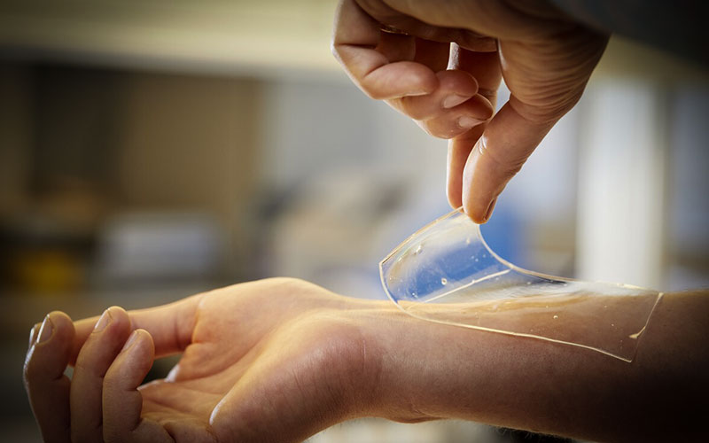 Hydrogel-Dressing-What-is-a-Hydrogel-Dressing پانسمان هیدروژل چیست و پانسمان ورقه ای هیدروژلی و پانسمان های هیدروژل سوختگی و انواع پانسمان های هیدروژل و پانسمان ورقه ای هیدروژل برای زخم - پانسمان هیدروژل چیست؟